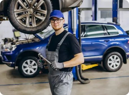 Работник автосервиса